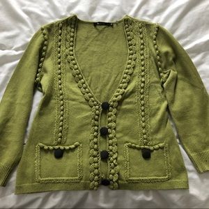 Adorable cardigan with fabric buttons